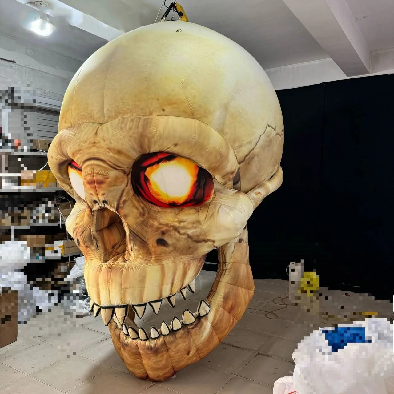 Giant Inflatable Skull with LED Eyes Scary Halloween Decor Glow in The Dark DJ Nightclub Prop Haunted House Party Decoration