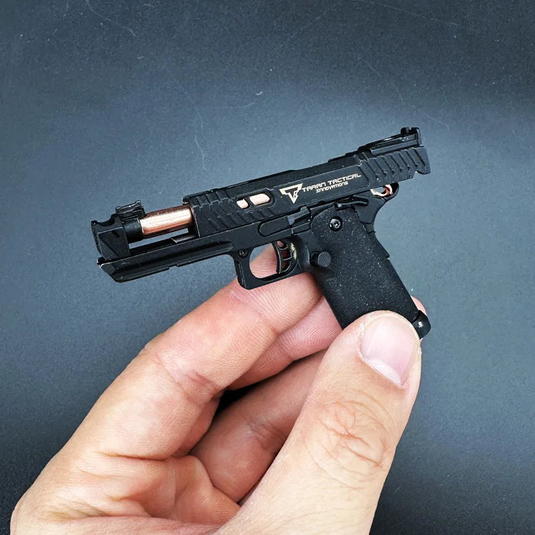 2025 New 1:3 Alloy Shell Ejection G34  Viper Keychain Gun Toy Model Detachable Decompression Toy Men's Gift Home Decor