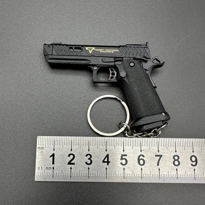 2025 New 1:3 Alloy Shell Ejection G34  Viper Keychain Gun Toy Model Detachable Decompression Toy Men's Gift Home Decor