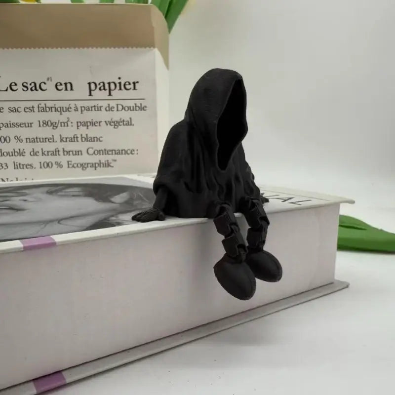Ghost Statue Ornament Faceless Ghost 3D Printed Gothic Death Statue Home Decoration