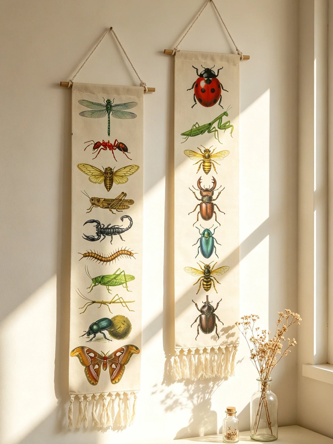 Vintage Insect Tapestry Wall Hanging, Retro Bug Art Print Tassel Banner Wall Art for Bedroom, Living Room & Dorm Aesthetic Decor