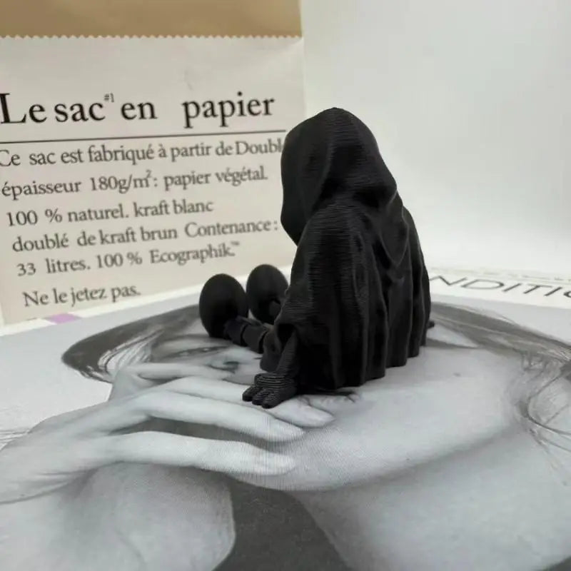 Ghost Statue Ornament Faceless Ghost 3D Printed Gothic Death Statue Home Decoration